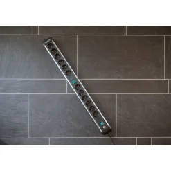 Brennenstuhl Premium-Alu-Line Steckdosenleiste 12-fach mit 2x 6-fach schaltbarer Steckdose