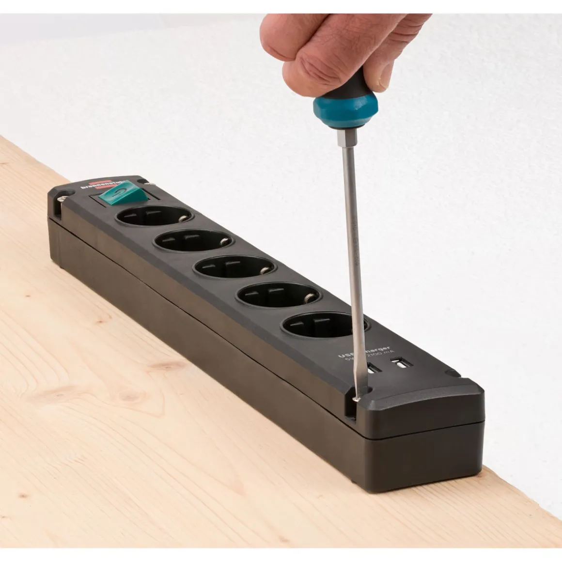 Brennenstuhl Steckdosenleiste Bremounta 5-fach mit USB