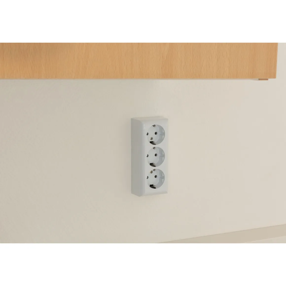 REV Ritter AP-Schalterprogramm PlanoLuxe weiß Steckdose 3-fach