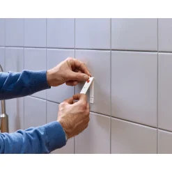 Tesa Klebenagel für Fliesen verstellbar 2 Stück Traglast 2 x 3 Kg