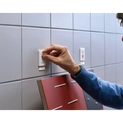 Tesa Klebenagel für Fliesen verstellbar 2 Stück Traglast 2 x 4 kg